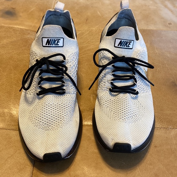 Nike Mariah shoes - Picture 2 of 9